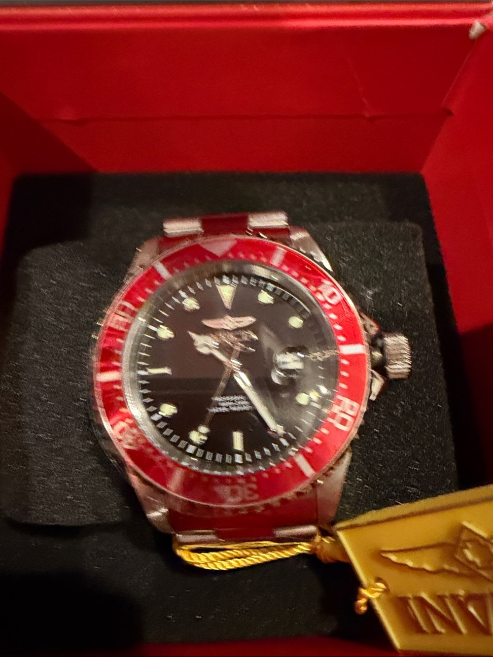 Invicta Men’s Red and Black Stainless Steel Dive-Style Watch - Picture 3 of 9